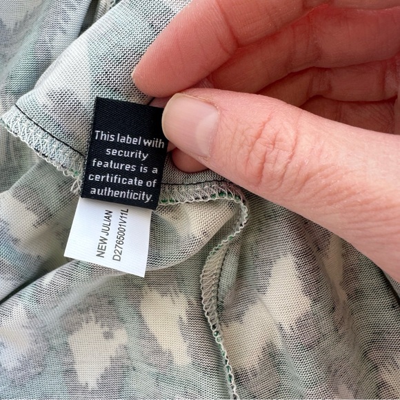 Diane Von Furstenberg Vintage New Julian Dress in Spotted Cat Green, Size 4 - Picture 7 of 7